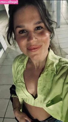 Cristina do Rego [ cristina-do-rego ] - Ryan pink and pearls