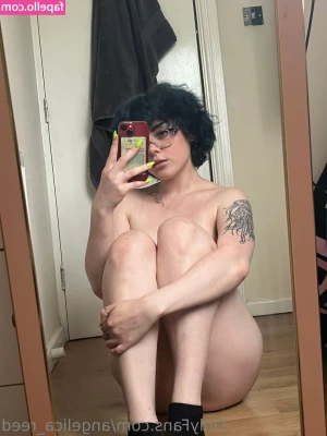 angelica_reed [ angelica-reed ] - That time I got myself a new bra from a day at the beach