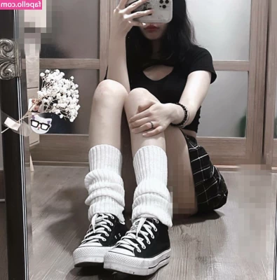 shinoaqi - Just lounging around