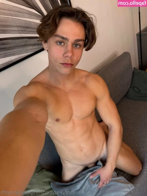spencerrooth - Titty bounces and upskirts on a boat 👀