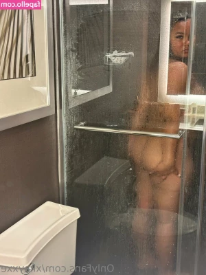 xkayxxe - Feeling a little cheeky today