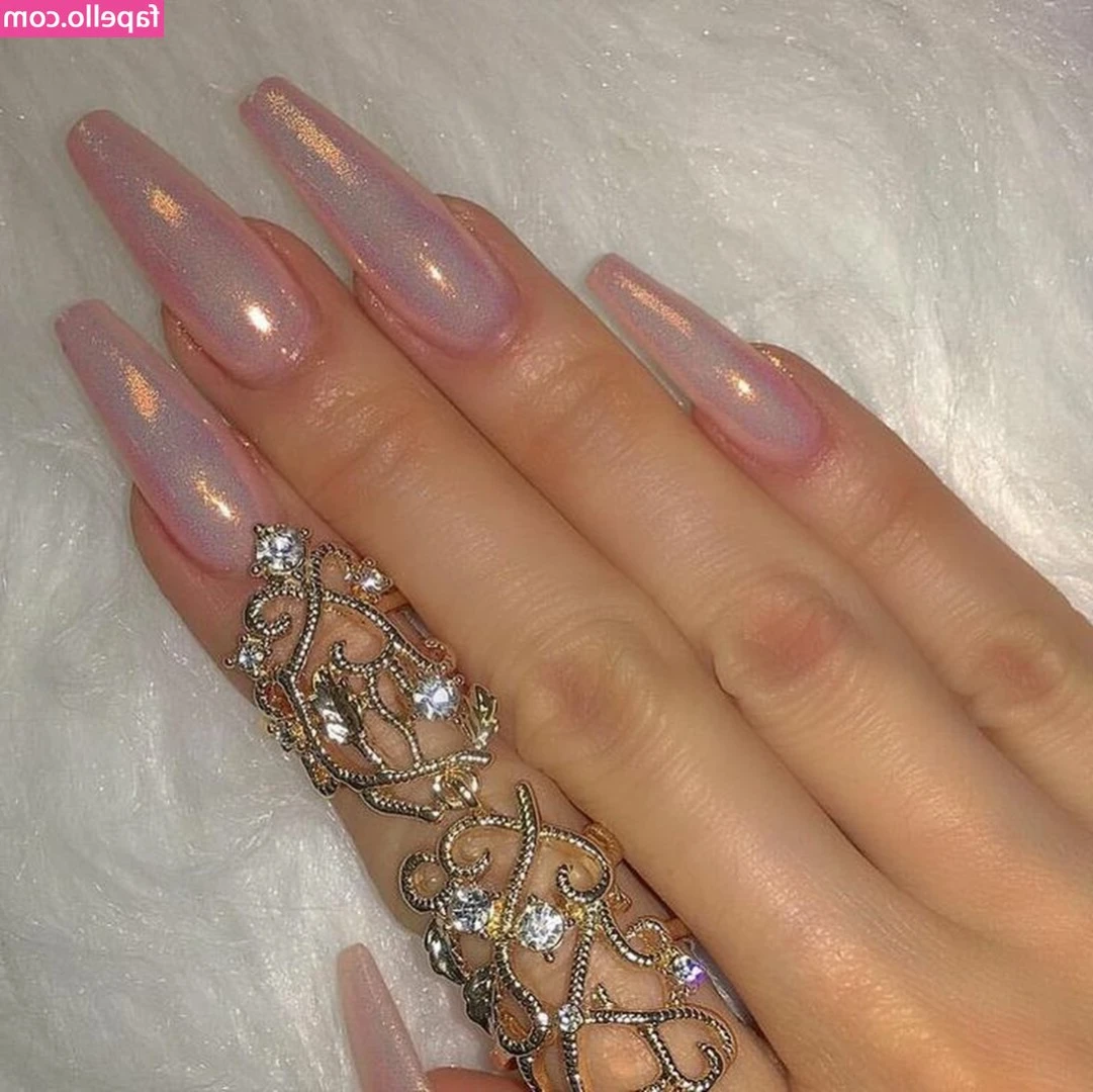 Niasimonexo - Hello sir,  How do you feel when you see me wearing this revealing