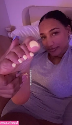 Niasimonexo - Hehe have a good night 👀