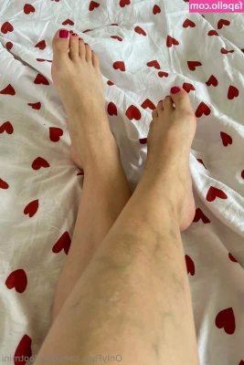 barefootmini - JIGGLE BALLS  Where should I go with these inside my pussy if they