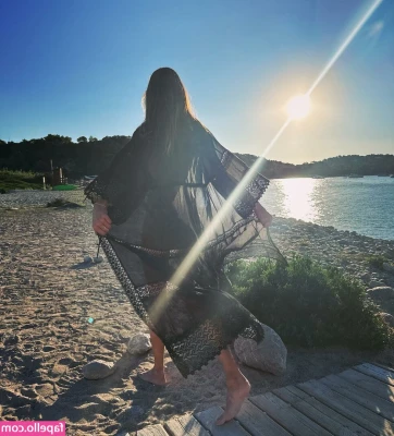 Alessandra Ambrosio [ alessandra-ambrosio ] - DM's now 😈💦 hurryyy