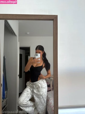 ellaaableuu - You in this pool with me babe