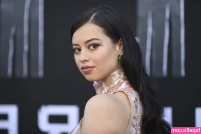 Amber Midthunder [ amber-midthunder ] - It s the booty for me