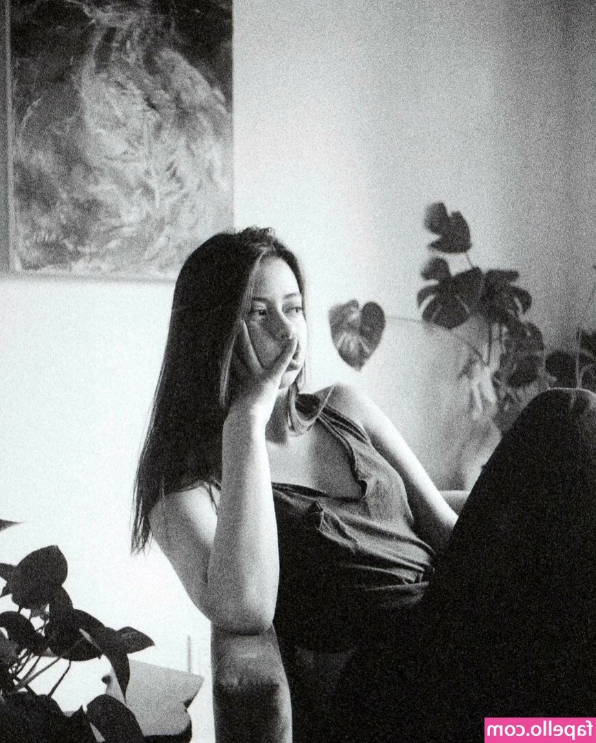 Amber Midthunder [ amber-midthunder ] - Thirsty Thursday    I had some lovely lighting at my FWBs place