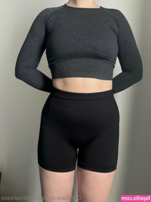backdroptease - do you wanna play daddy? im free to nigth 🙈😈
