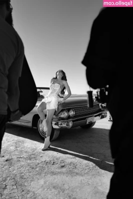 Ana Saia [ ana-saia ] - It s a hot day