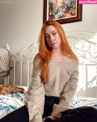 Ana Saia [ ana-saia ] - Afternoon nap  before I go back out to work   You joining me babe