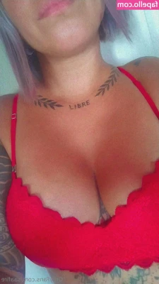 saafire - One time payment for premium snapchat! Dildo fuck on there right now