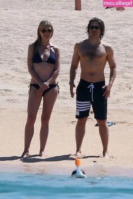 Gwyneth Paltrow [ gwyneth-paltrow ] - currently fantasizing about being fucked in a cottage by the forest