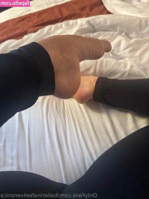 ballerinafeetveronica - Freaky Friday ❤️🖤 Just how FREAKY are YOU⁉️