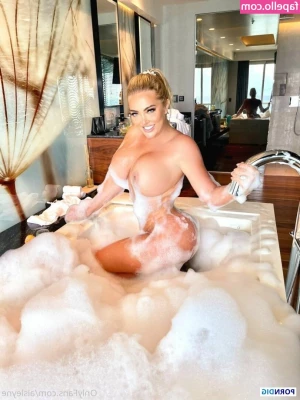 Aisleyne Horgan-Wallace [ aisleyne-horgan-wallace ] - Your balls need special attention too 👅 💦