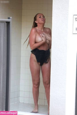Aisleyne Horgan-Wallace [ aisleyne-horgan-wallace ] - Cant keep me chained up