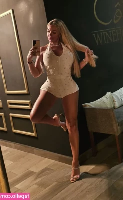Aisleyne Horgan-Wallace [ aisleyne-horgan-wallace ] - It started snowing again here in Norway and immediately my