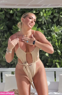 Aisleyne Horgan-Wallace [ aisleyne-horgan-wallace ] - Goodnight Baby 😘  I Think This Lingerie Pic Turned out Really