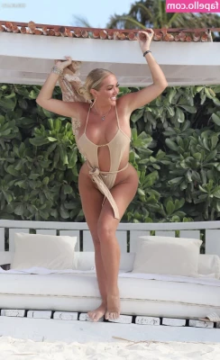 Aisleyne Horgan-Wallace [ aisleyne-horgan-wallace ] - EAT ME DADDY     Rositatussy   Ad