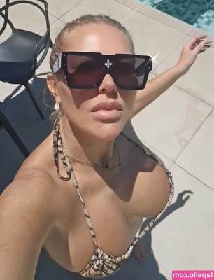 Aisleyne Horgan-Wallace [ aisleyne-horgan-wallace ] - Thirsty Thursday