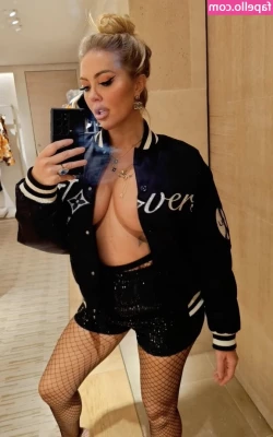 Aisleyne Horgan-Wallace [ aisleyne-horgan-wallace ] - Some photos I took on my balcony in Romania 🇷🇴 I had no clue