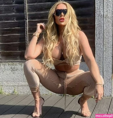 Aisleyne Horgan-Wallace [ aisleyne-horgan-wallace ] - Do u like my new onesie🤔 Would u eat it with the hood on or