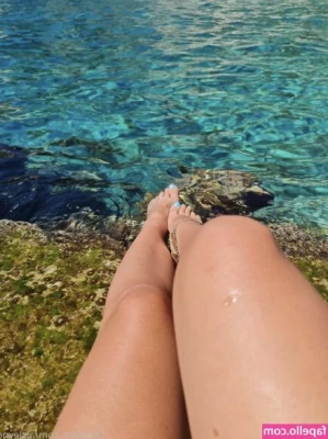 Aisleyne Horgan-Wallace [ aisleyne-horgan-wallace ] - Who wants a piece of my bubble but   I m well due for a good ass