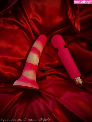 bitesizedbabyx - you cumming in or on me? bc this milf loves to be breeded