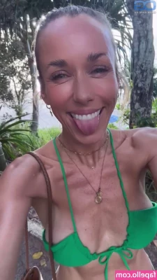 Ann-Marie Carpendale [ ann-marie-carpendale ] - Acá un vídeo largo chupándosela a un flaitecito rico 🥵  Se