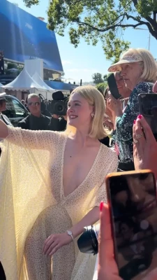  [ elle-fanning ] - Front vs back  Send me a tip for vacation tomorrow