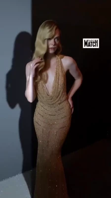  [ elle-fanning ] - Let me feed u