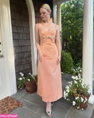 Elle Fanning [ elle-fanning ] - All request week  For the next 7 days I will be taking any requests  