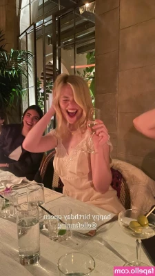 Elle Fanning [ elle-fanning ] - Me acompañas a ver una peli
