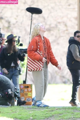 Elle Fanning [ elle-fanning ] - Took some in nylons