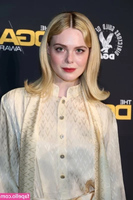 Elle Fanning [ elle-fanning ] - It s cuddle weather  who wants to cuddle