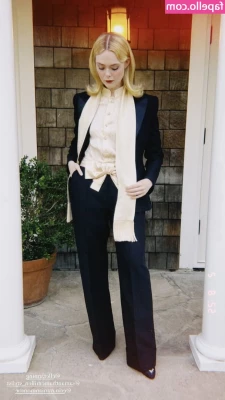 Elle Fanning [ elle-fanning ] - Bend me over baby