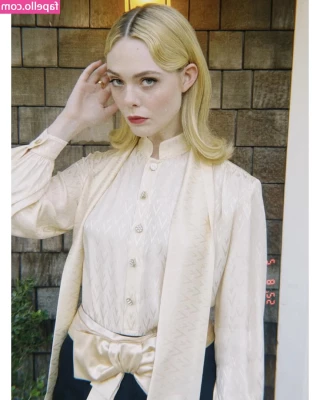 Elle Fanning [ elle-fanning ] - Feeling naughty  who wants to have fun before bed    I want to hear