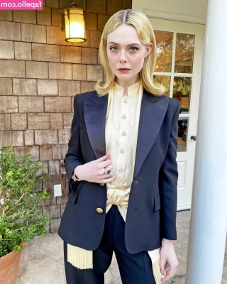 Elle Fanning [ elle-fanning ] - Todo a su tiempo  lista para jugar