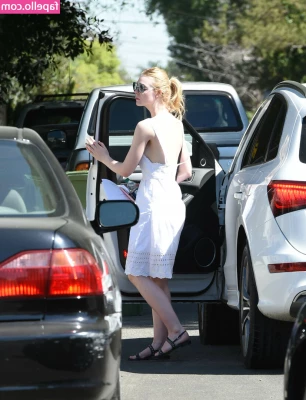 Elle Fanning [ elle-fanning ] - would you stick your dick between my tits