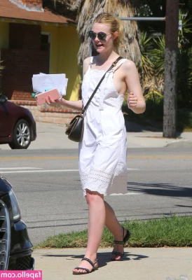 Elle Fanning [ elle-fanning ] - Hello Everyone