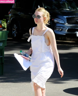 Elle Fanning [ elle-fanning ] - Happy New Year my loves   With the new year  I am making some changes