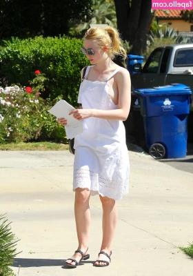 Elle Fanning [ elle-fanning ] - my clit very wet come and get wet with me