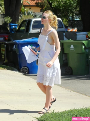 Elle Fanning [ elle-fanning ] - Kind of feeling myself today
