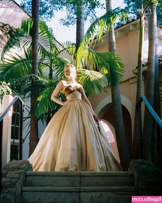 Elle Fanning [ elle-fanning ] - Do you think the skirt should be shorter