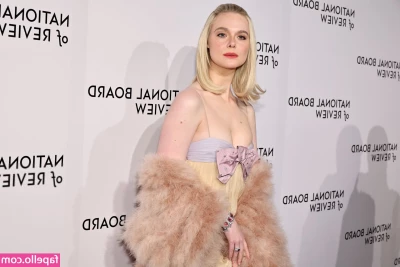 Elle Fanning [ elle-fanning ] - Pink and flowers!?!?! My favorites 💛💓♥💗