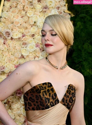 Elle Fanning [ elle-fanning ] - Chiseled rock hard calf muscles flexing outdoors