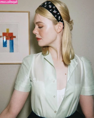 Elle Fanning [ elle-fanning ] - 🍌TS dolly @emilia.tt wants to show you her sex toys💦 Wanna play