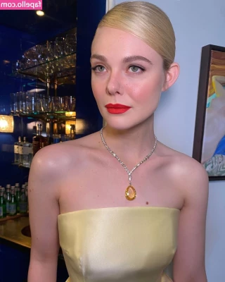 Elle Fanning [ elle-fanning ] - Sunt excitată rău  scrie-mi în privat să ne cunoaștem