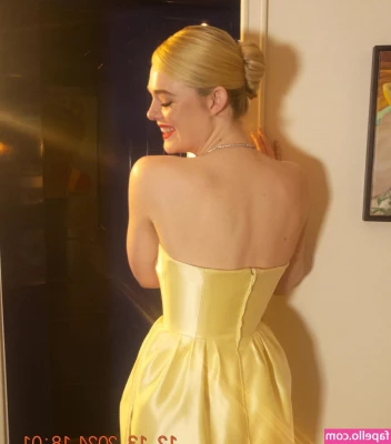 Elle Fanning [ elle-fanning ] - good angle isn t it