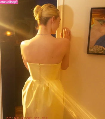 Elle Fanning [ elle-fanning ] - up close and personal 🥴🌊